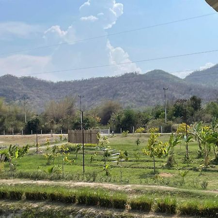 คูณ-เนื่อง ฟาร์ม สเตย์ หัวหิน Koon & Nueang Farm Stay Hua Hin Ban Bo Fai Dış mekan fotoğraf